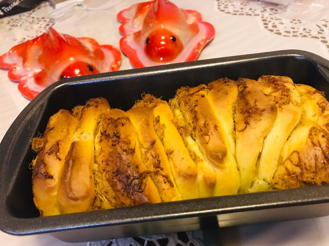 手撕千层肉松面包