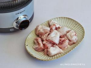 东菱蒸汽锅 | 羊肚菌汽锅鸡汤的做法 步骤3