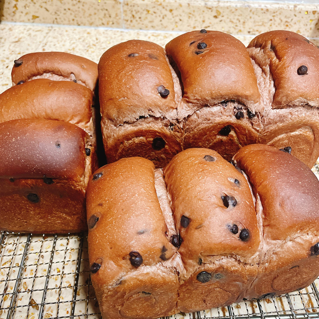 巨~巨好吃的巧克力奶油吐司