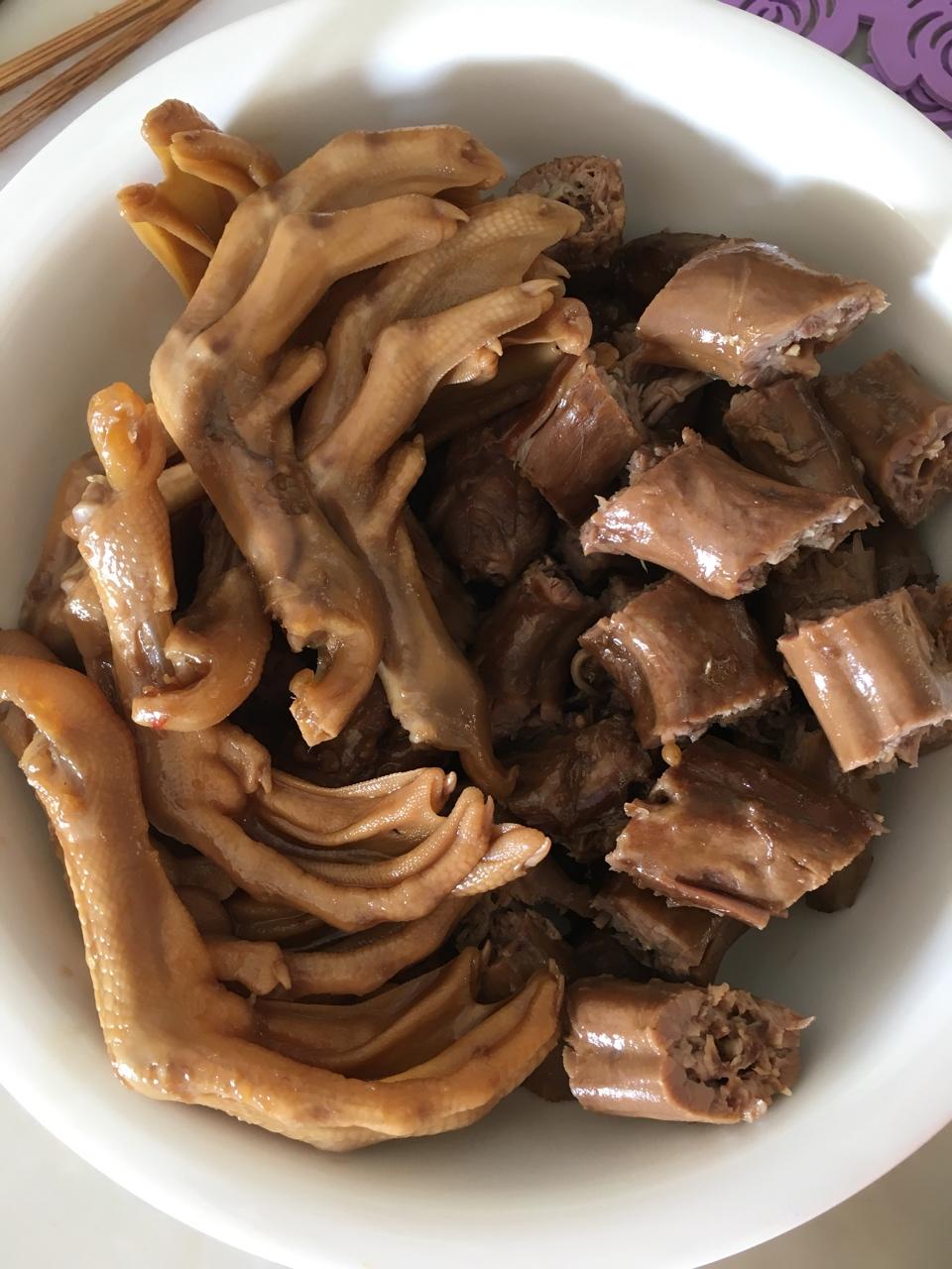 麻辣鸭脖