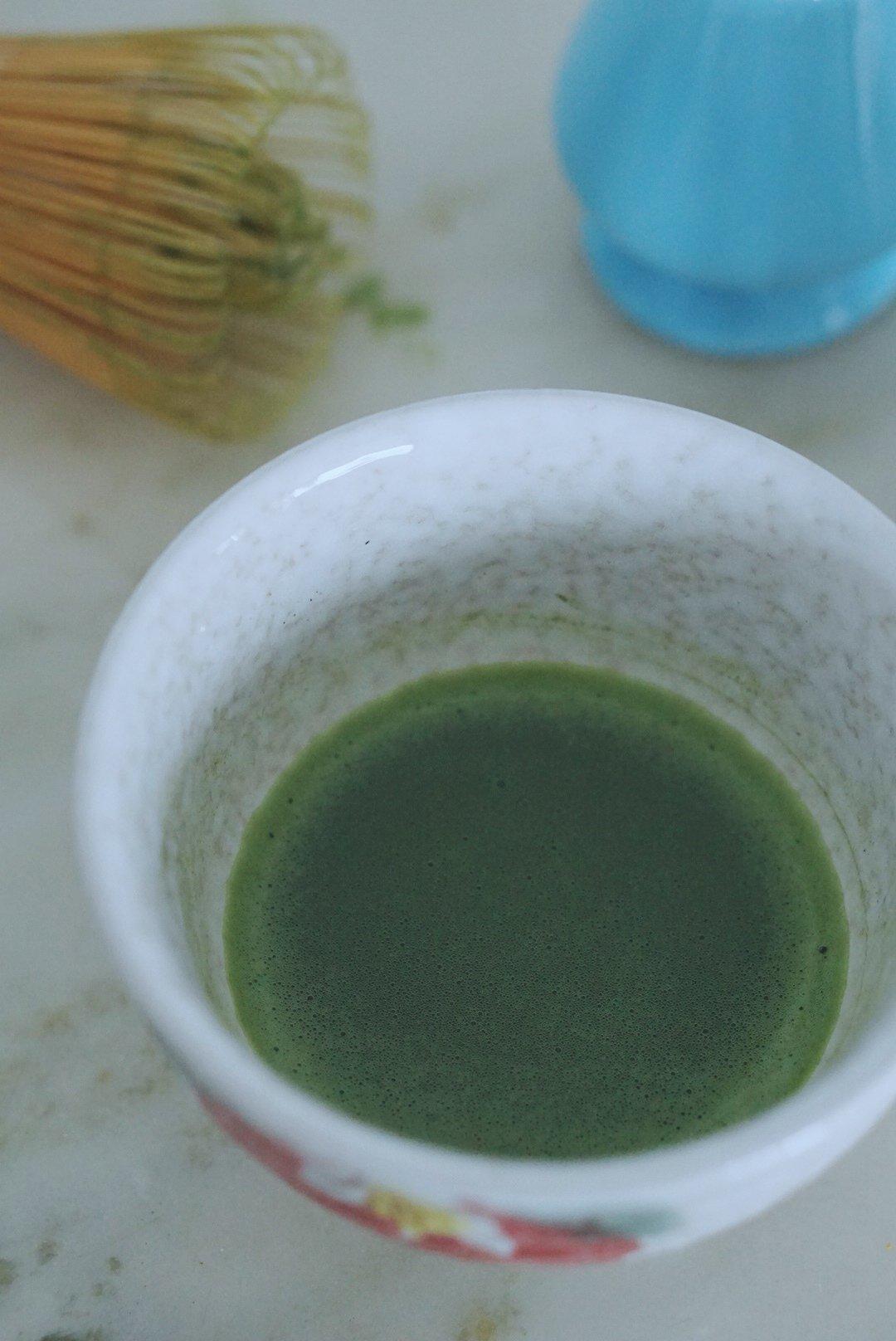 抹茶热拿铁 matcha latte