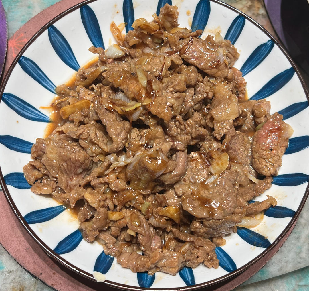 葱香浓郁的葱爆牛肉