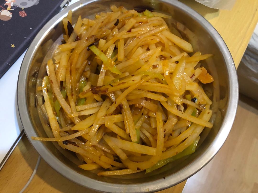 酸辣土豆丝-不用再愁不辣不酸了