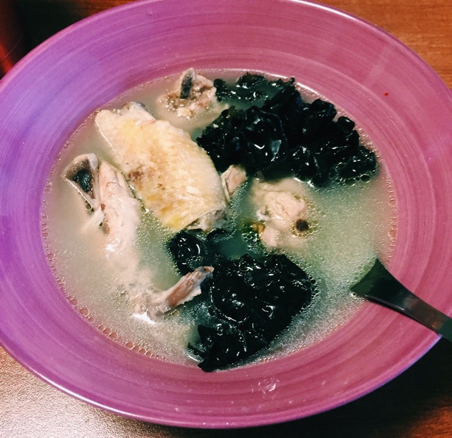 香菇炖鸡汤