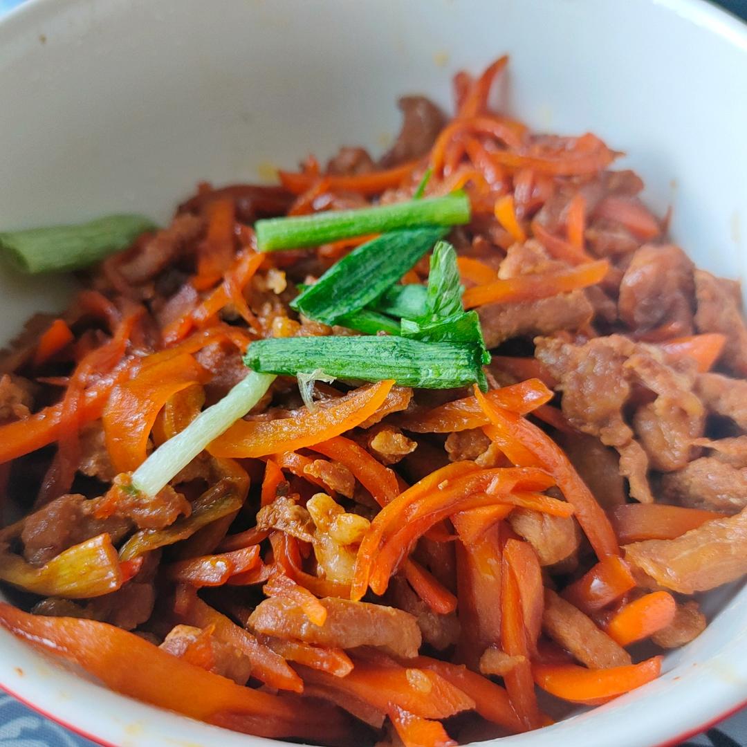 胡萝卜炒肉丝（这样处理，嫩到没朋友）