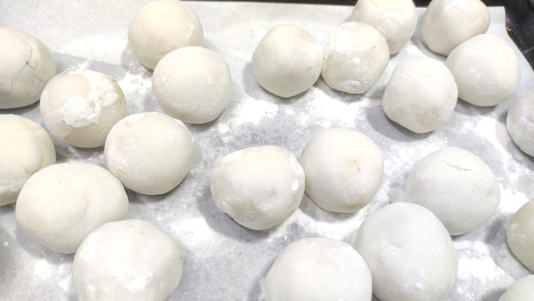 花生黑芝麻汤圆