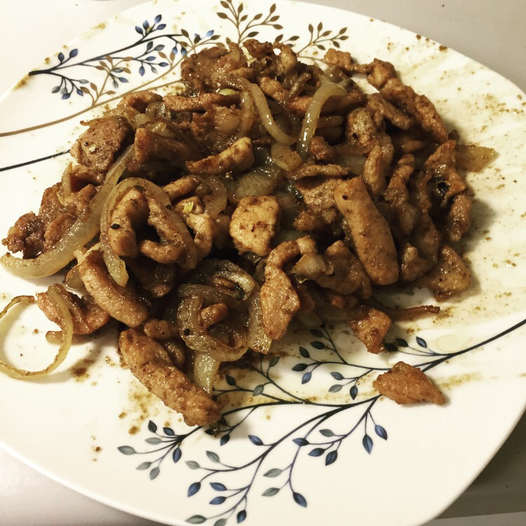 孜然洋葱炒牛肉粒