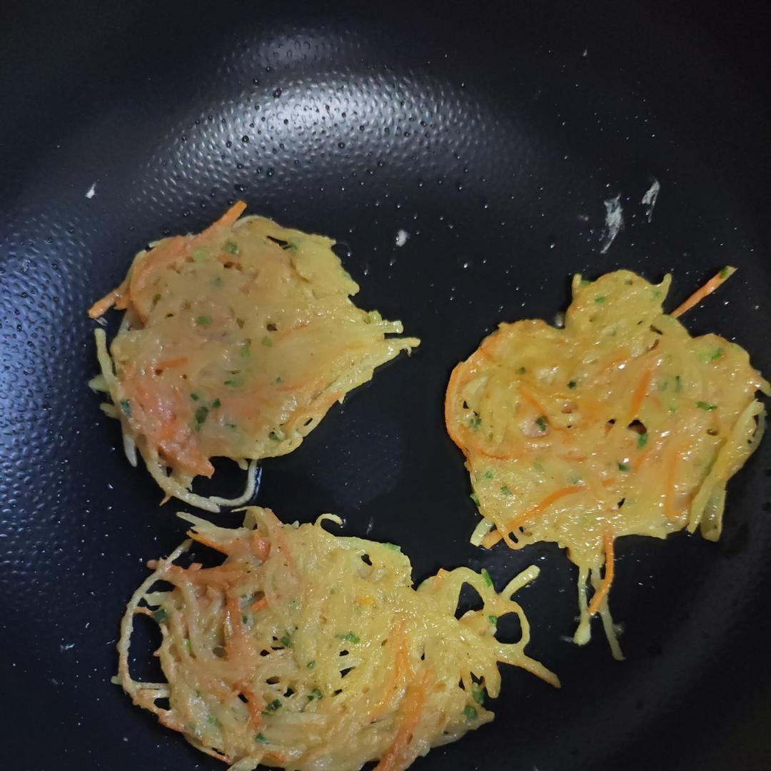 土豆饼(土豆胡萝卜丝饼)