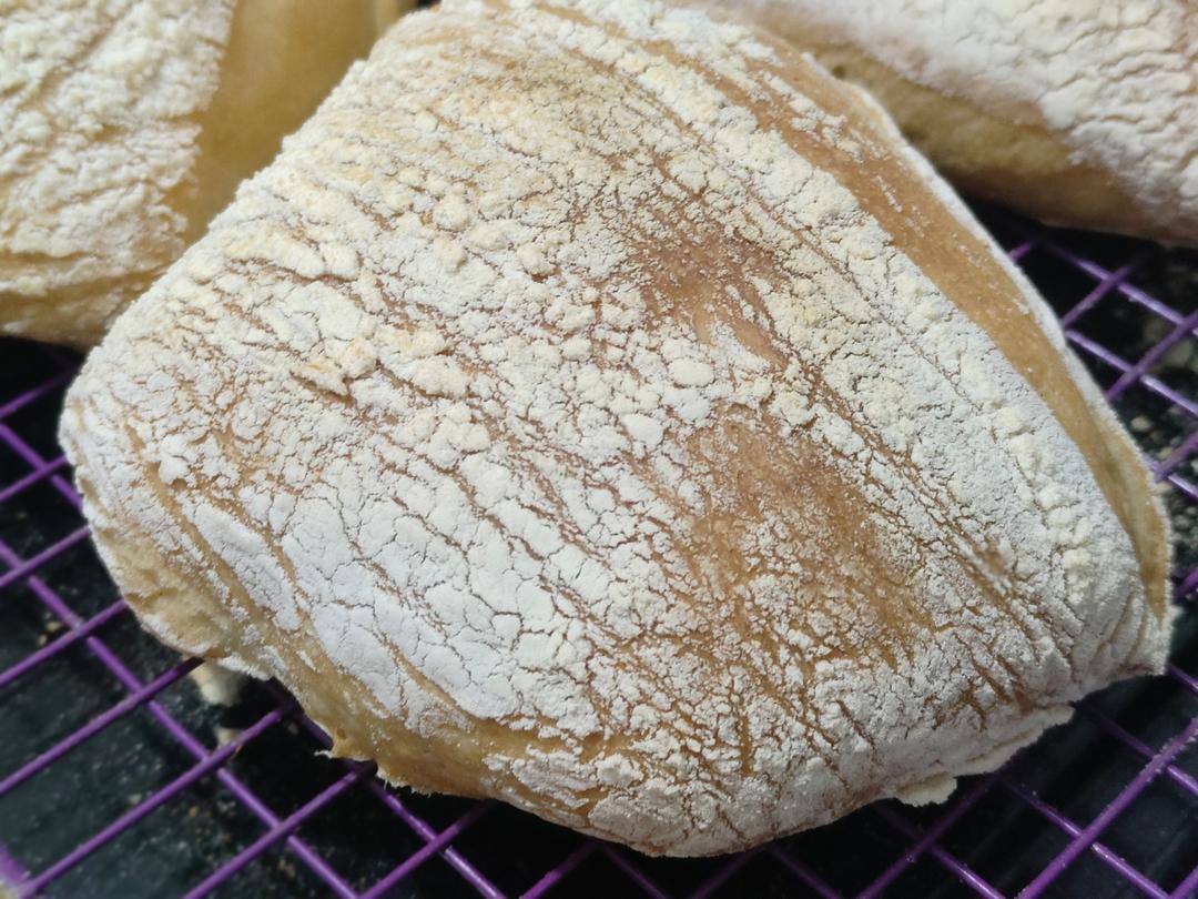 恰巴塔面包  Ciabatta