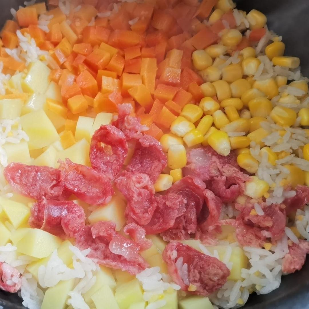 懒人必备～电饭煲腊肠焖饭