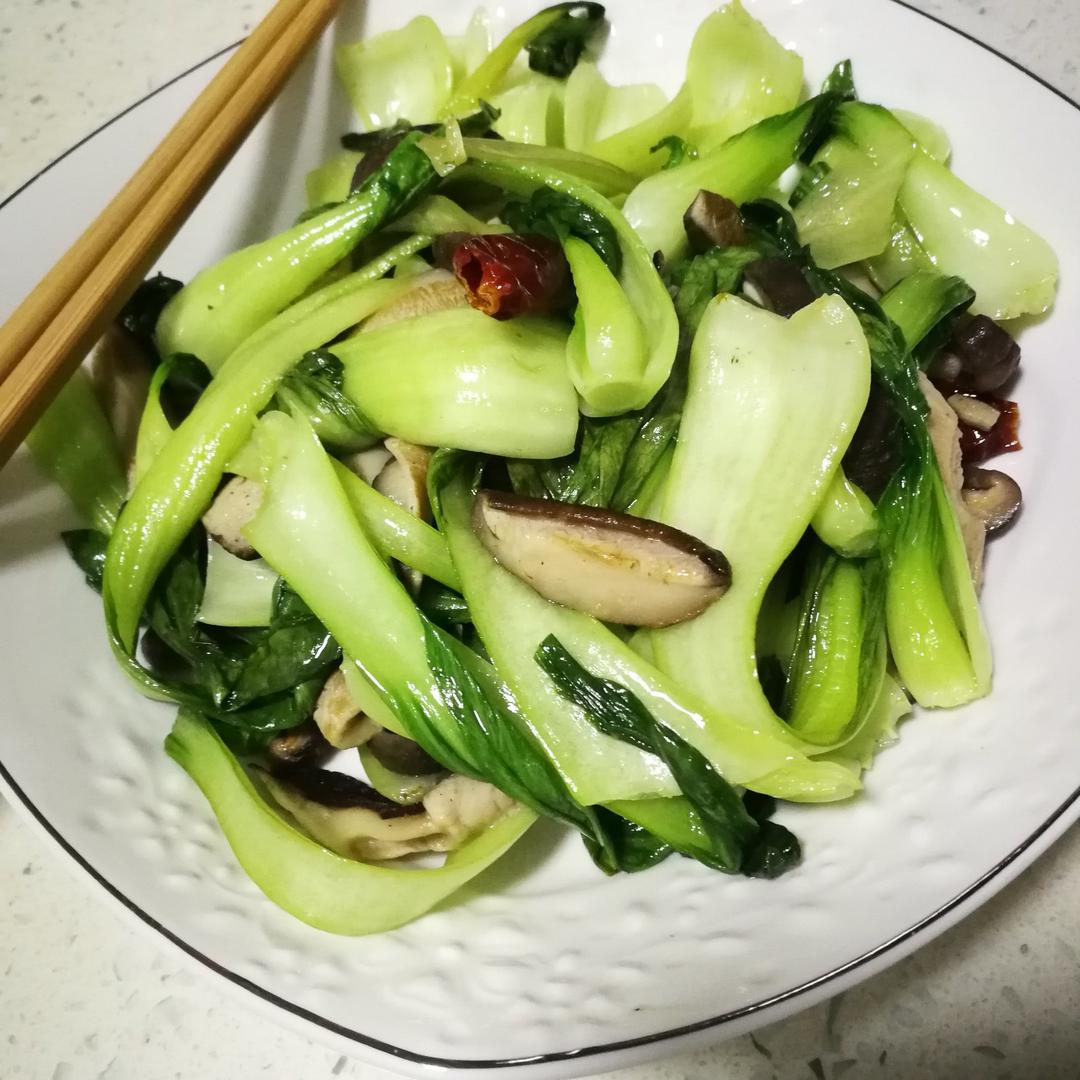 老丁的私房菜-香菇炒油菜