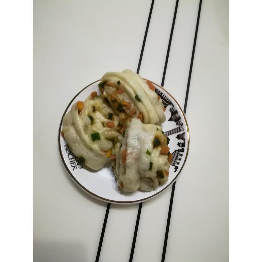 最好吃的火腿葱香花卷—附让葱不变黄的小窍门