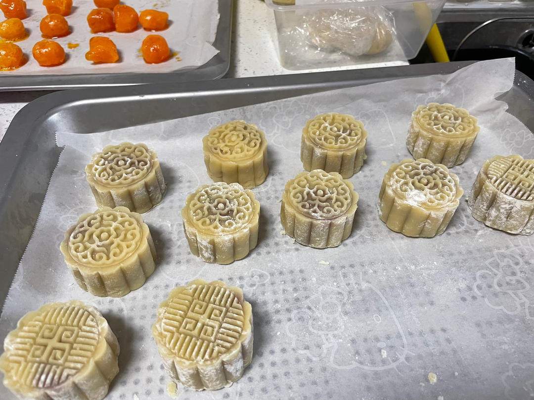 广式月饼—蛋黄莲蓉月饼