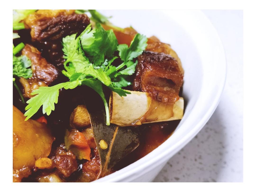 酥而不腻的红烧羊排