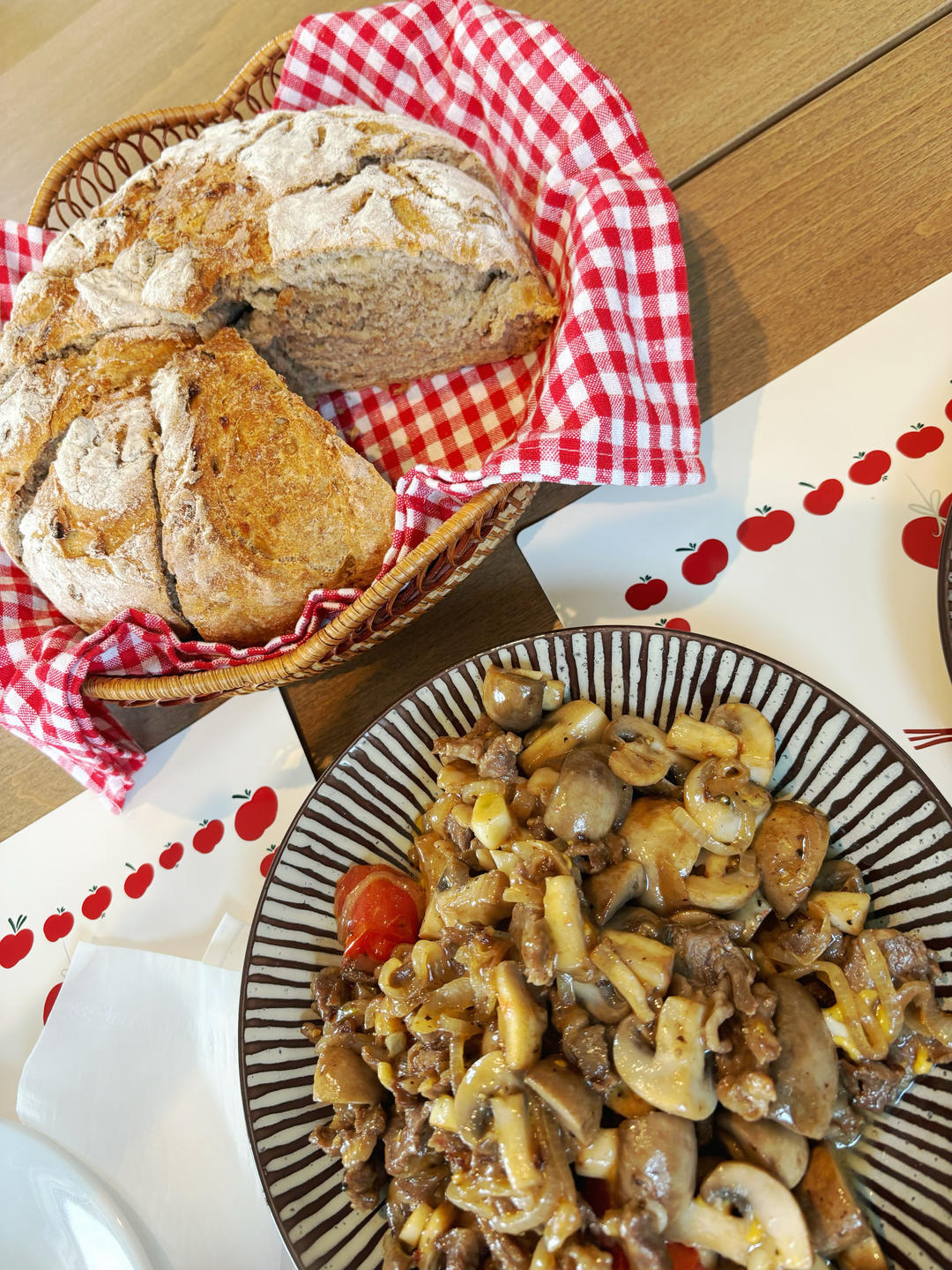 德国婆婆秘方·只多一料·香得上天的全麦核桃蔓越欧包