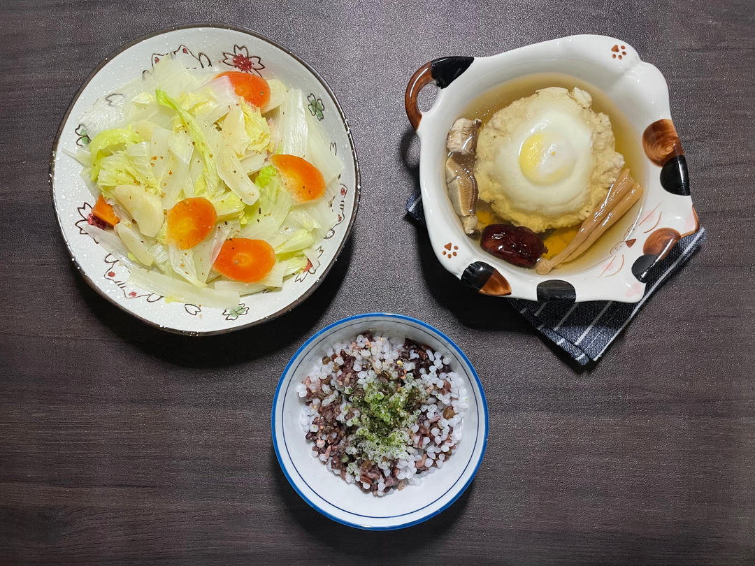 鸡胸肉的完美归宿：鸡蛋肉饼汤