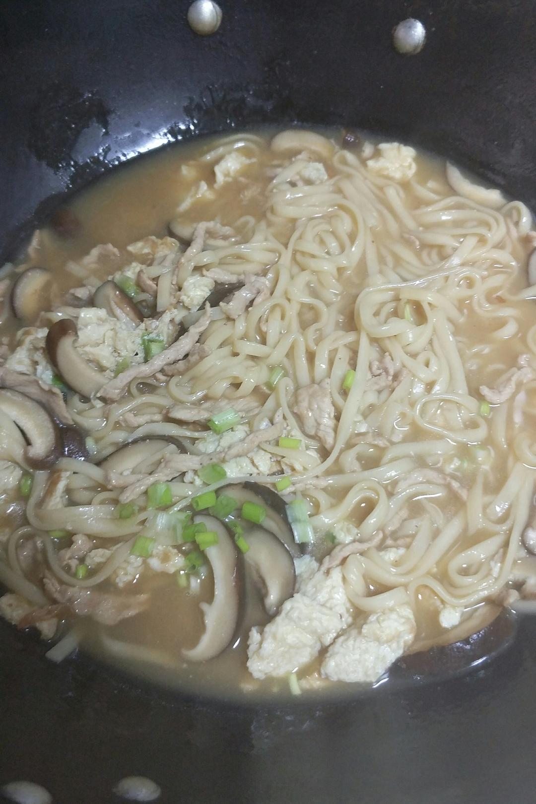 i茉莉99做的家常煮面条