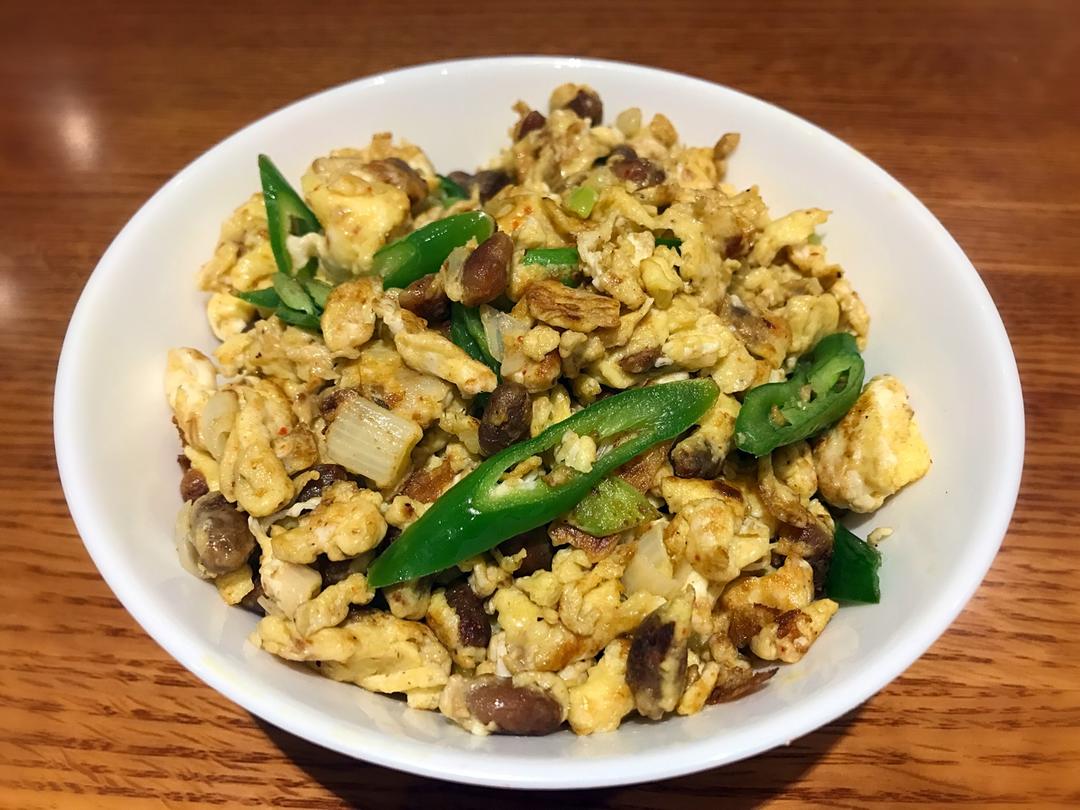 类似于南方的干豆豉,也算得上中国的纳豆.