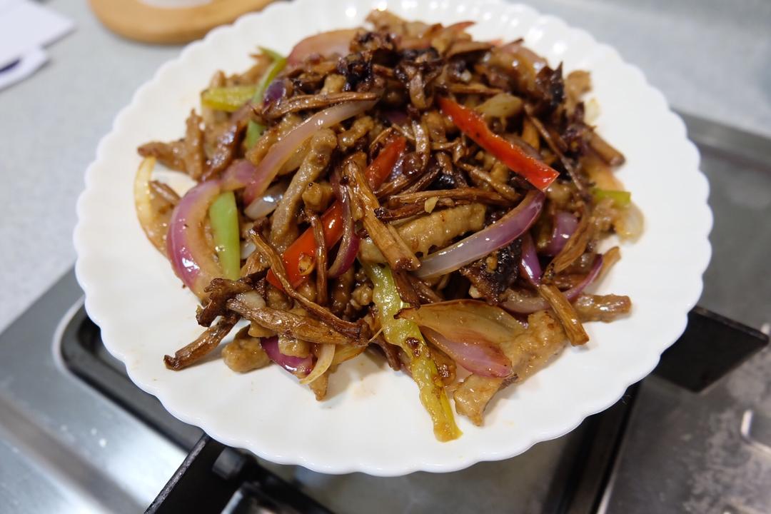 【食材包操作说明】黄油黑椒茶树菇炒牛柳