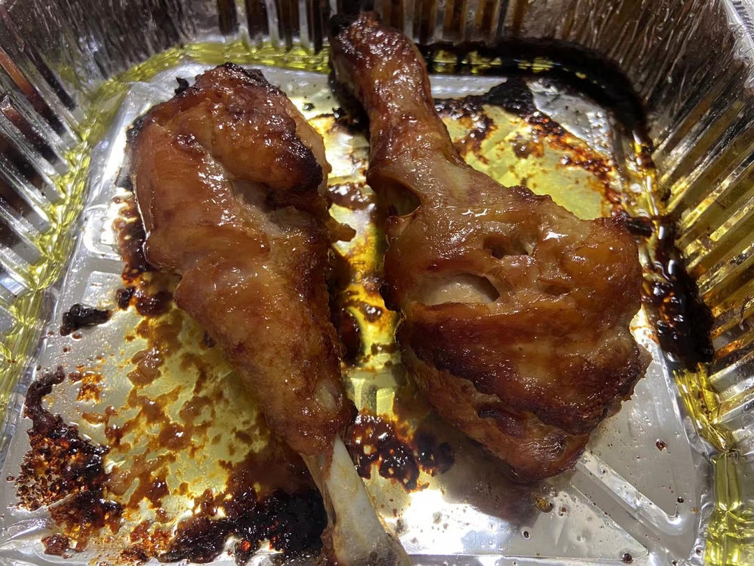 鲜嫩多汁～好吃到舔手指的蜜汁烤鸡腿