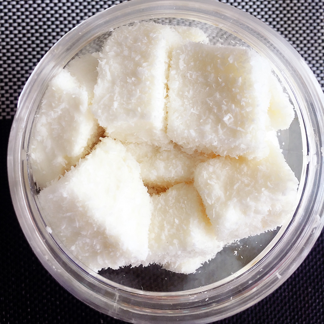 晚上了 底下还不是很凝固 该我用吉利丁片是的吗 用了3片 可能太少了