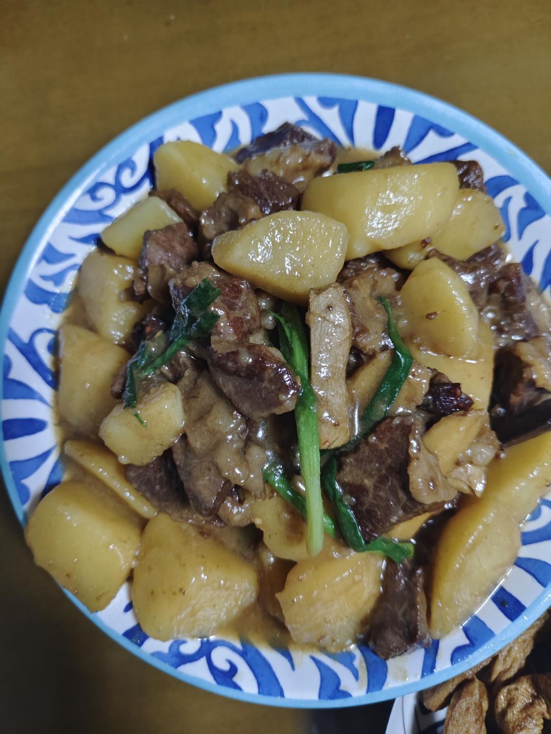 牛肉炖土豆