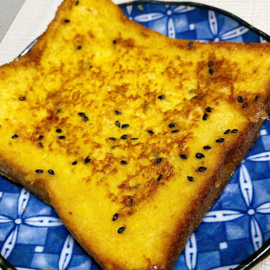 超级简单之"鸡蛋面包片"的做法