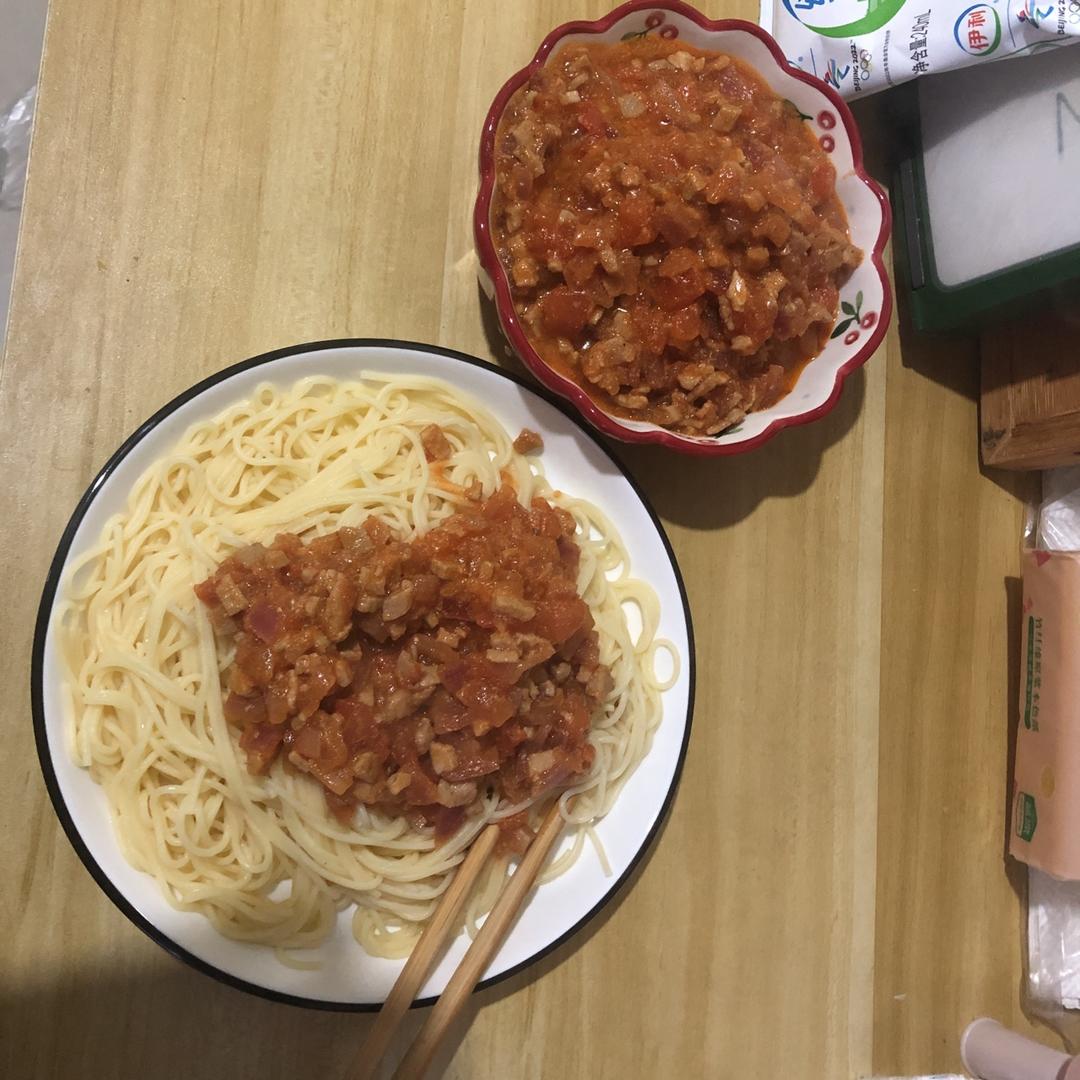 （完胜必胜客的）番茄肉酱意大利面～