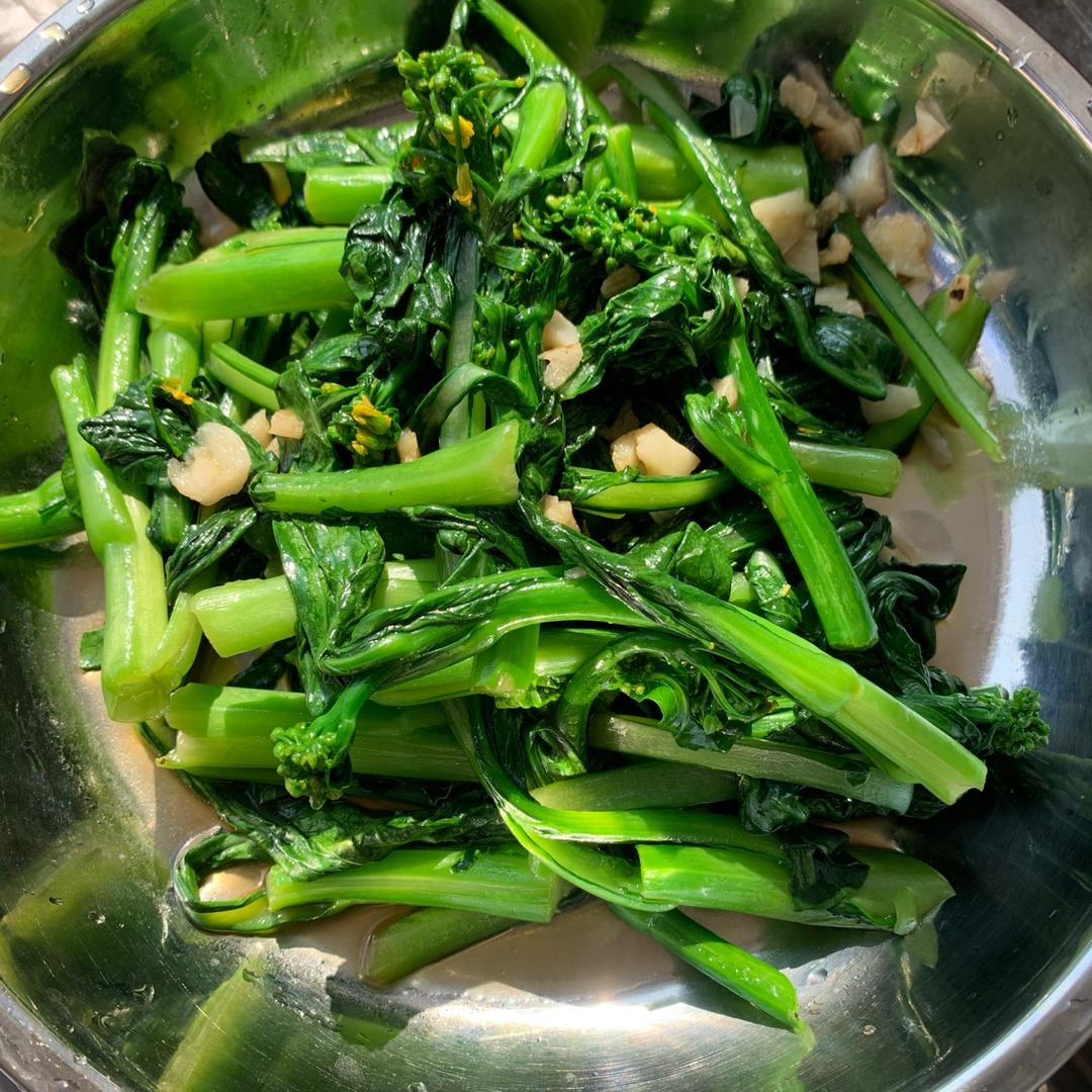 蒜蓉炒迟菜心
