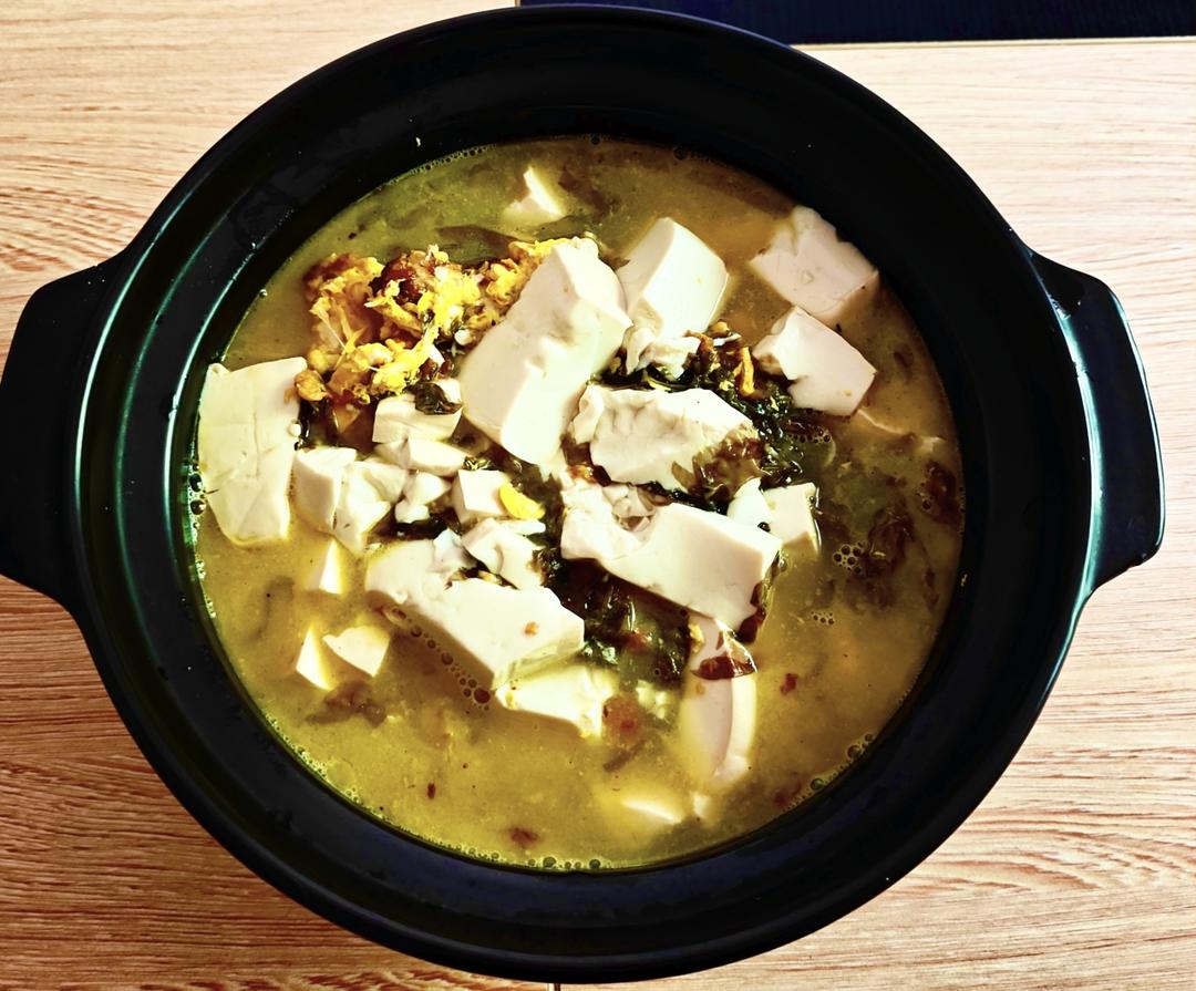 荷包蛋豆腐裙带菜汤