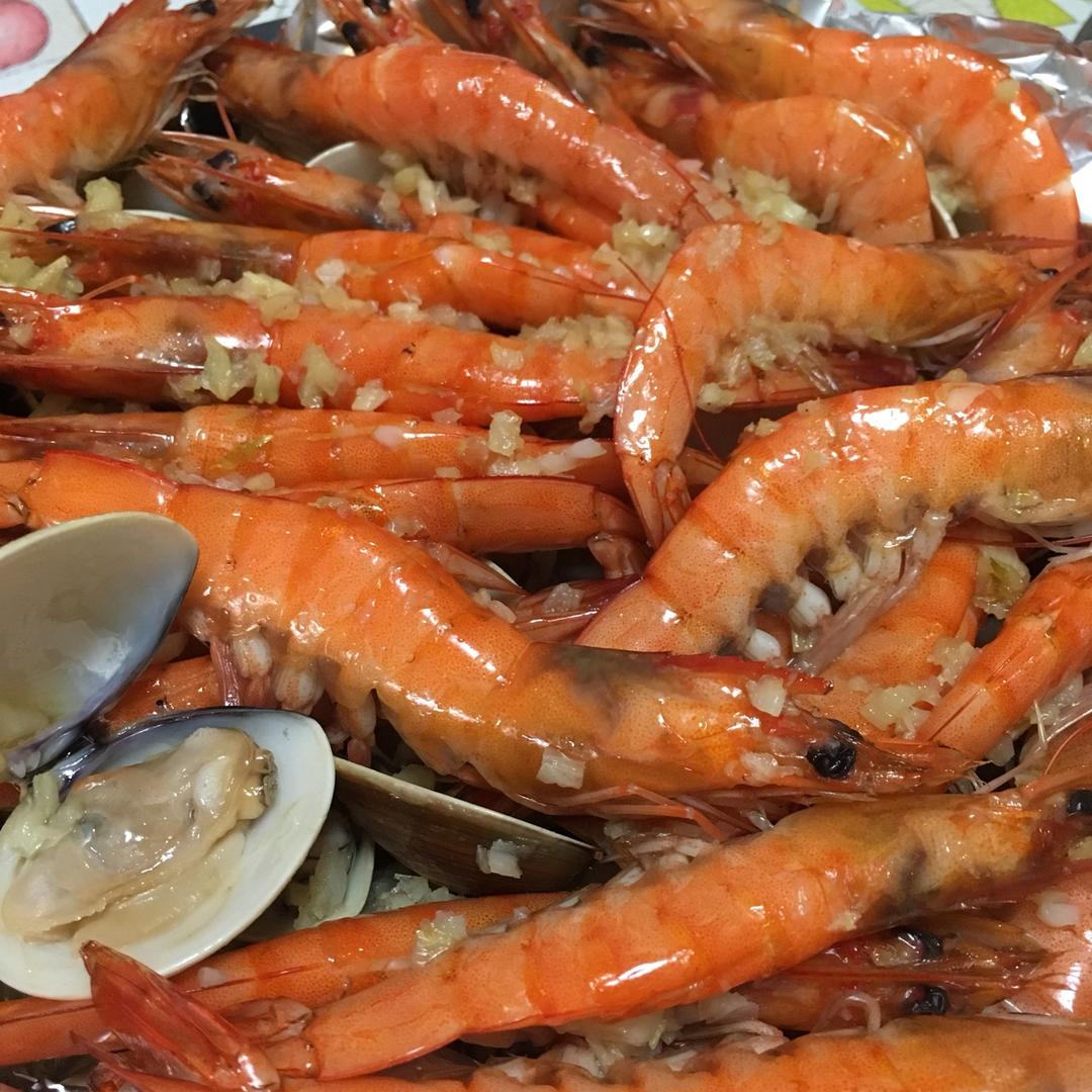 蒜蓉金针菇烤花蛤虾