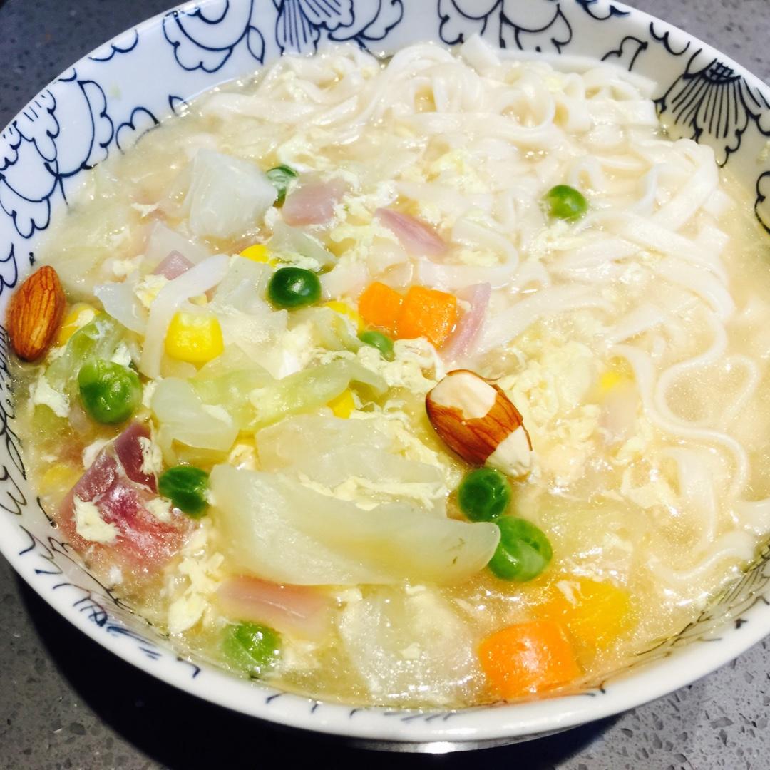 karen家的早餐桌做的烂烂面