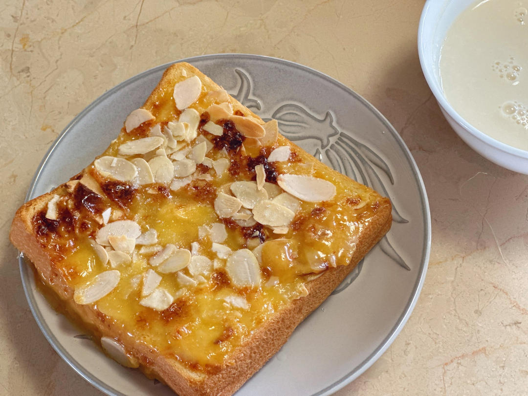 零失败快手岩烧乳酪(熔岩吐司)十分钟网红早餐，好吃哭