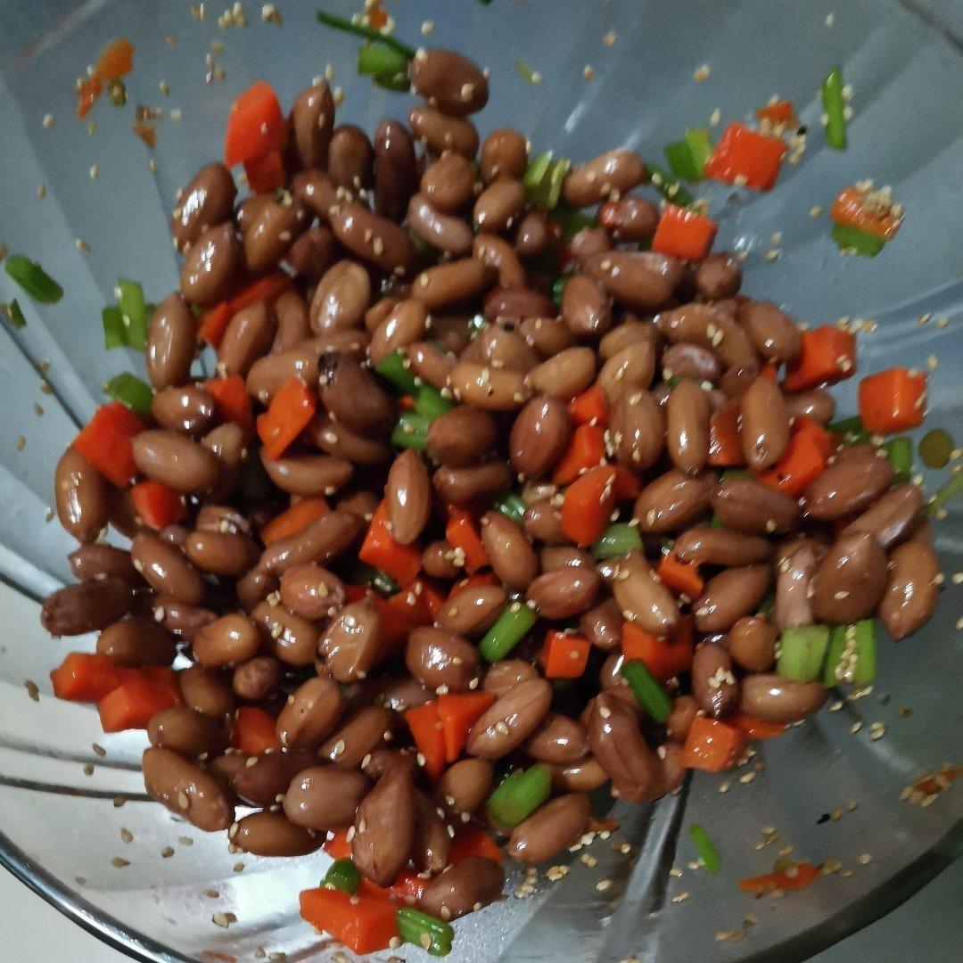 凉拌芹菜花生米胡萝卜