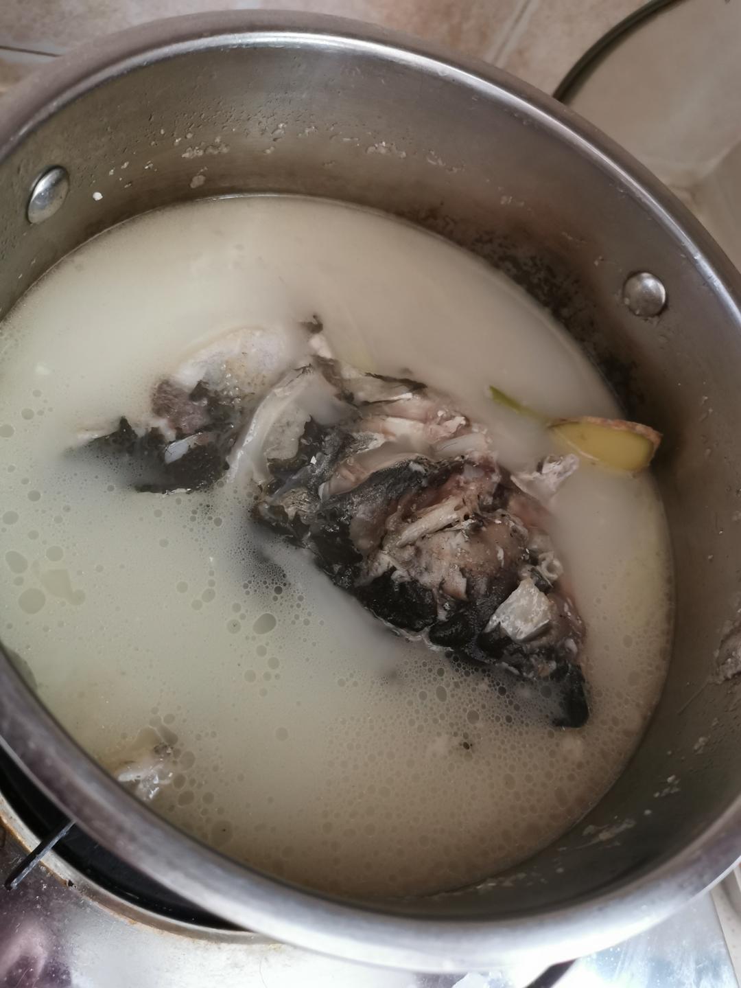鱼头豆腐汤