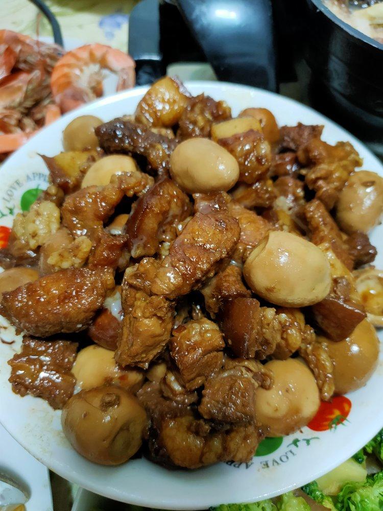加了鹌鹑蛋后，这盘红烧肉，美味的逆天啦——鹌鹑蛋烧肉（孔瑶食谱）