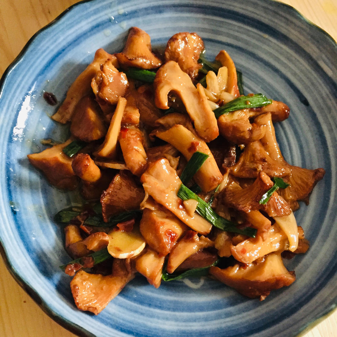炒鸡油菌