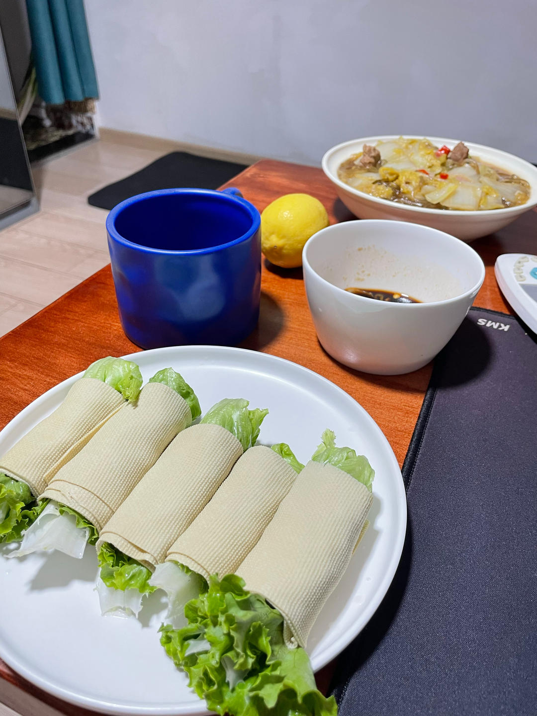 豆皮生菜卷