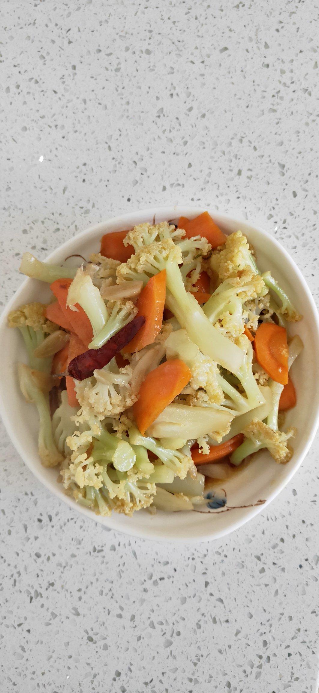 家常素炒菜花，清脆！