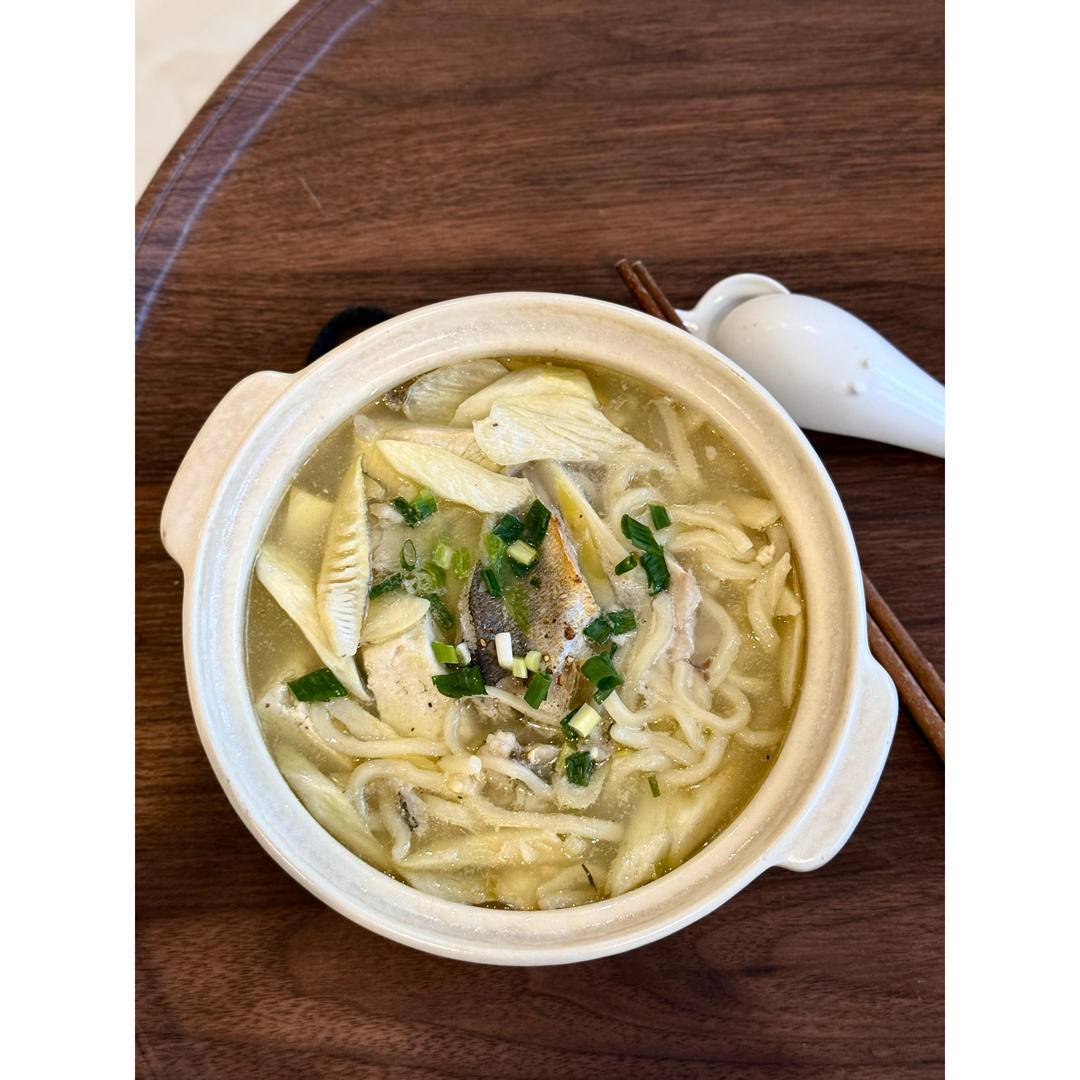 鲜掉牙【古法黄鱼汤】冬日神仙汤，荤素搭配，老幼咸宜，一锅解决全家伙食