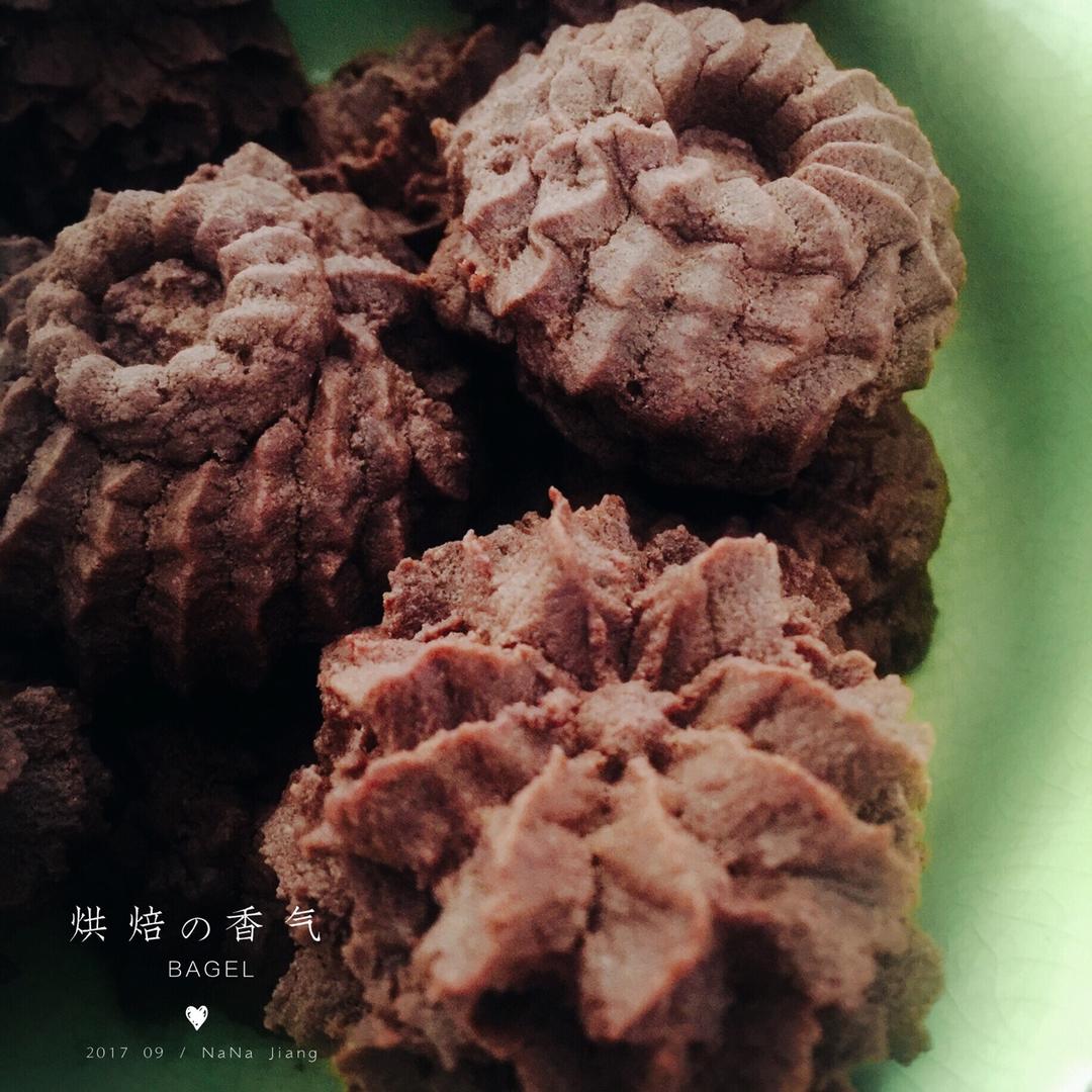 挤花毫无压力的巧克力曲奇