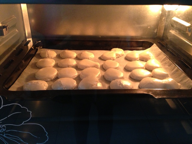 马卡龙(杏仁蛋白糖饼)