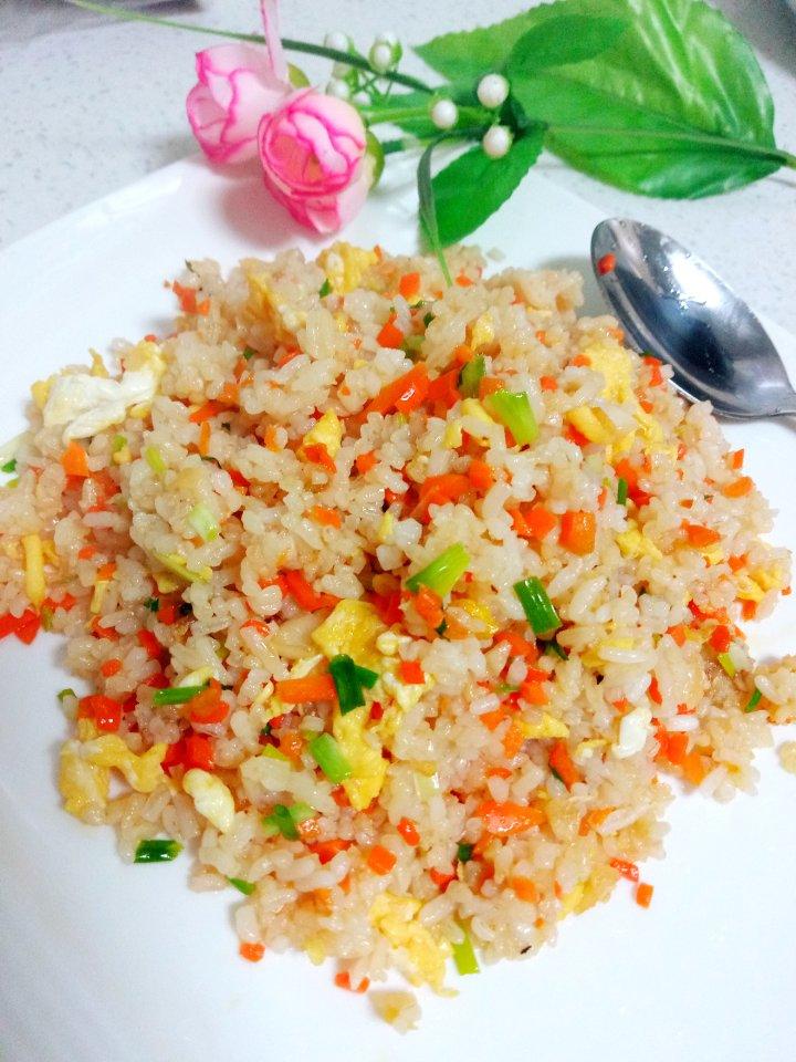 小麦凯儿得乐纸尿裤做的胡萝卜蛋炒饭