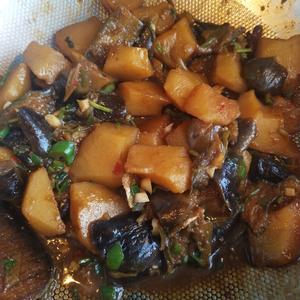 快手菜 东北茄子炖土豆的做法 步骤1