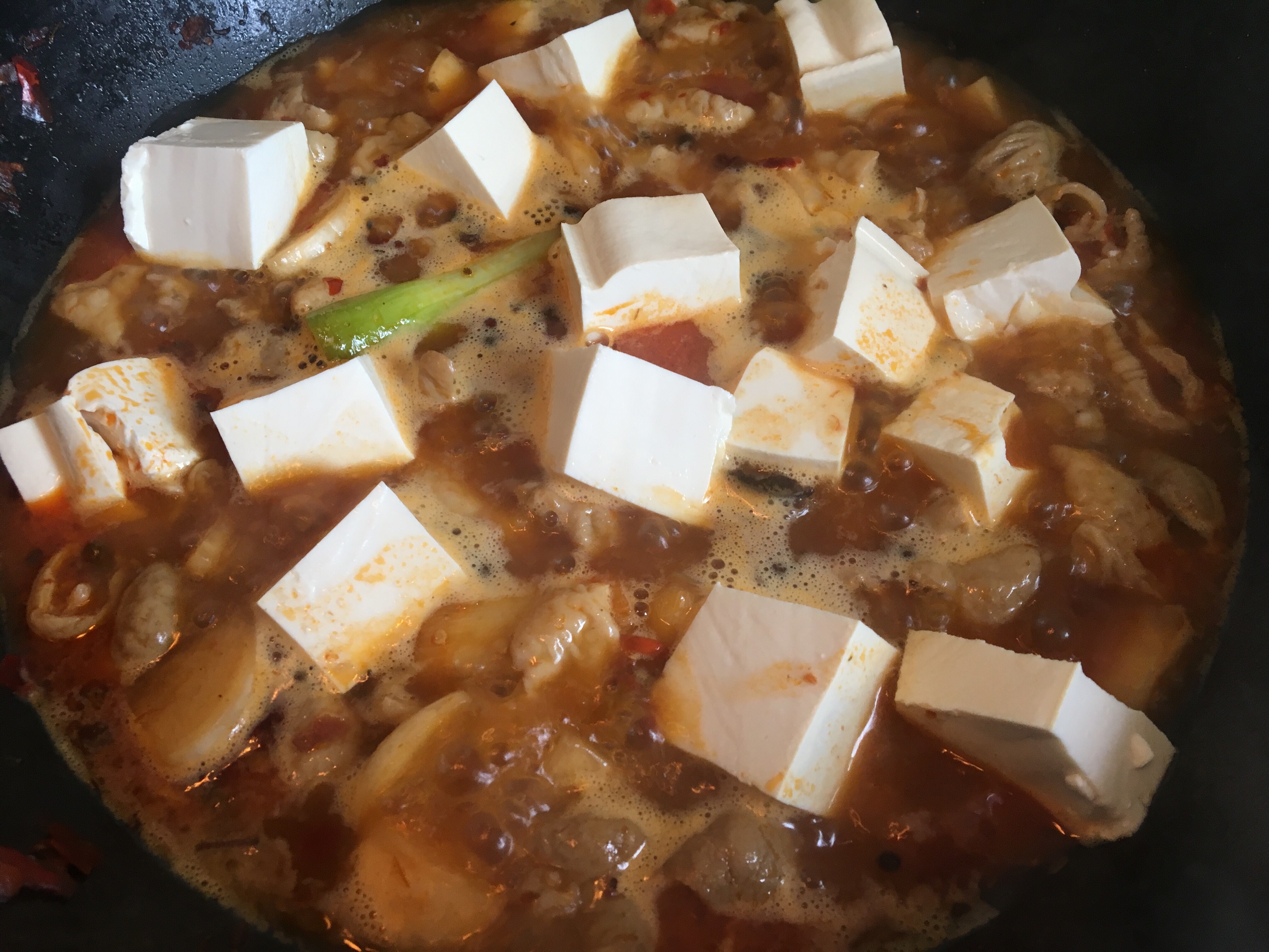 火锅底料肥肠豆腐煲的做法 步骤7