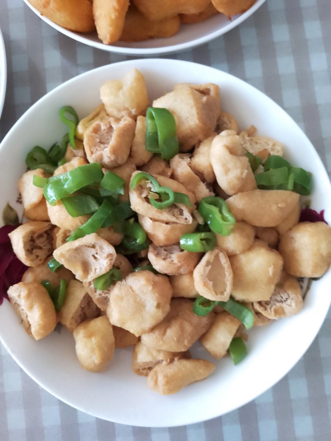 青椒油豆腐——这样做比肉还好吃的油豆腐