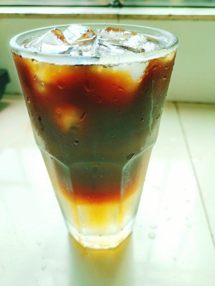 椰子水冰摇咖啡