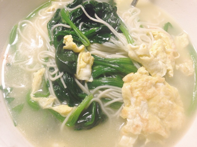 菠菜鸡蛋面