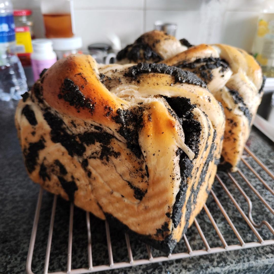 料多多系列--黑芝麻奶酥小吐司