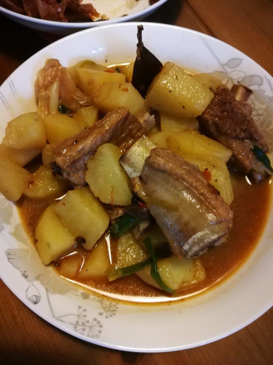 土豆烧排骨